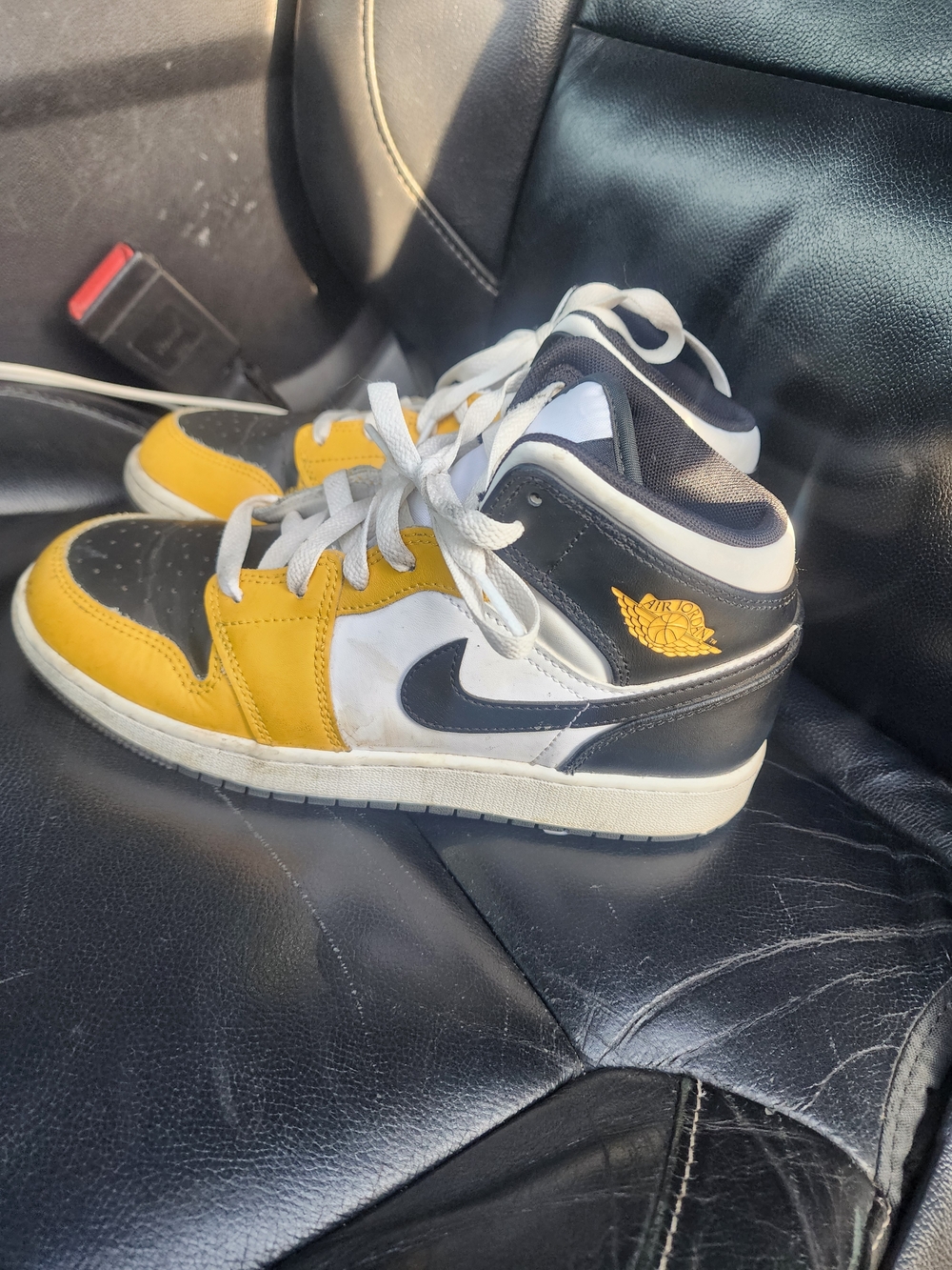 Nike Kids High-Top Sneakers in Yellow, Black & White